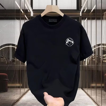 Ανδρικό βαμβακερό T‑shirt με γεωμετρική εκτύπωση, στρογγυλός λαιμός, κοντό μανίκι, βάρος 180-250 g