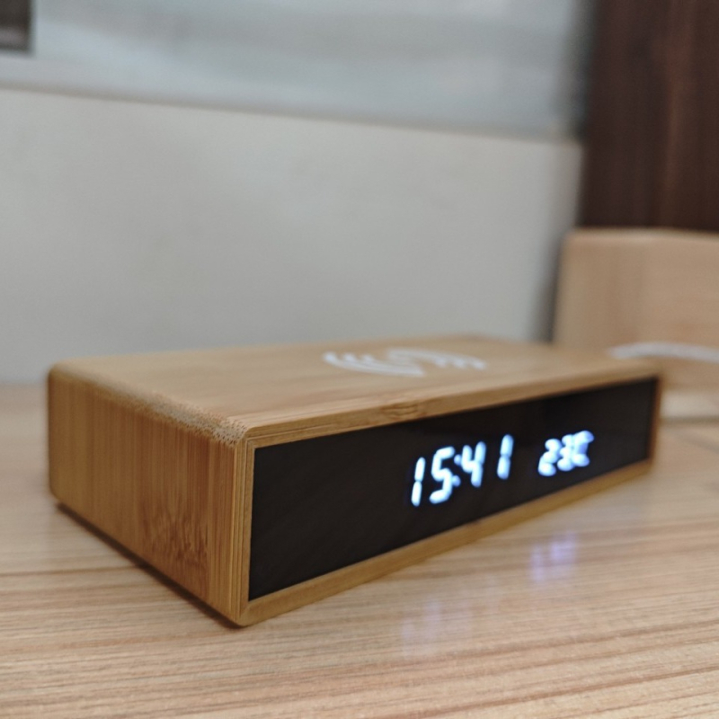 Belaidžio įkrovimo laikrodis su LED skaitmeniniu ekranu ir veidrodžiu, bambukinis medis NST 7008