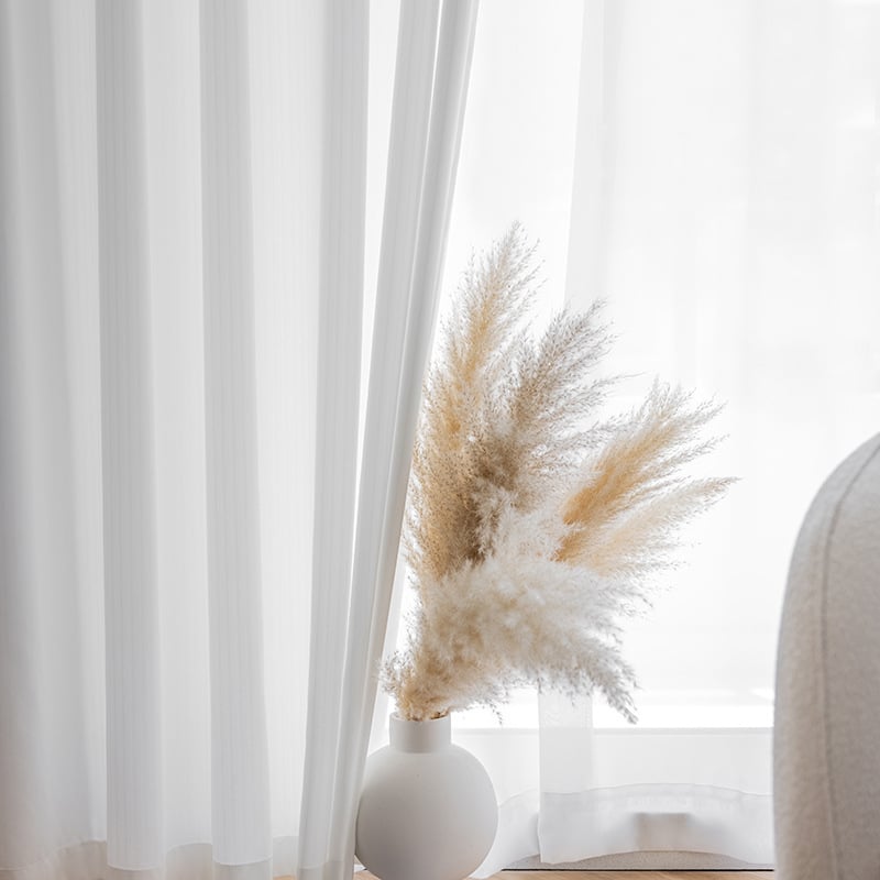 Fantominė tinklo užuolaida, skaidriai praeinanti šviesa, sustiprintas poliesteris, dalinis šešėlių užtemimas 40-70%, svetainėi, miegamajam, balkonui, įlankos langui — šiuolaikinis minimalistinis stilius, įrengimas galimas, procesas 21982091793