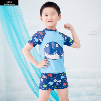 Jaotatud ujumistrikoo poistele, karikatuurne muster (materjal: nailon; 82% polüester; vooder: polüester ja 8% spandeks; vanus 3–10 aastat)