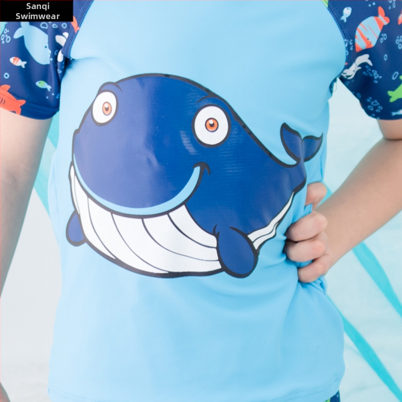 Разделен плувен костюм за момчета, карикатурен принт (Възраст 3–10 години; плат: найлон; 82% полиестер; подплата: полиестер и 8% спандекс)