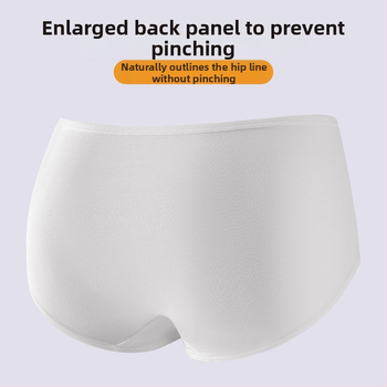 Moteriškos medvilninės kelnaitės su vidutiniu juosmens lygiu, antibakterinės ir kvėpuojančios; džakardo audinys; tarpkelio įdėklas 100% medvilnė.