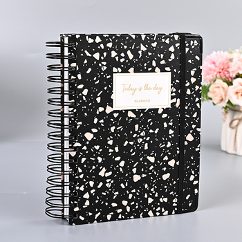 Užrašų knygelė su spiraline apvade, popieriaus viršelis, guminis tekstas, 80 g/m² popierius, modelis plastinis užpildas, logotipo spauda įmanoma