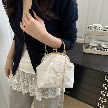 Τσάντα σε σχήμα κοχύλι με δαντέλα, κλείσιμο με κλιπ, εσωτερική θήκη για κινητό, επένδυση πολυεστέρα