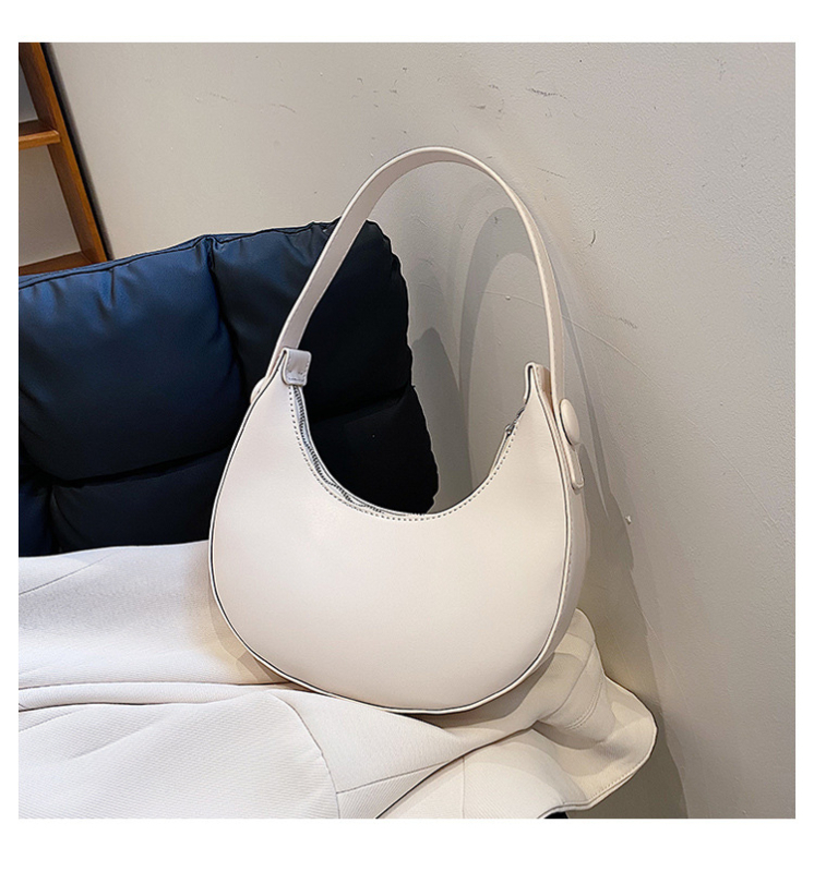 Prancūziško stiliaus mažoji pečių rankinė – PU medžiaga, poliesterio pamušalas, horizontalaus kvadrato siluetas, užtrauktukas, dvigubi pečių diržai
