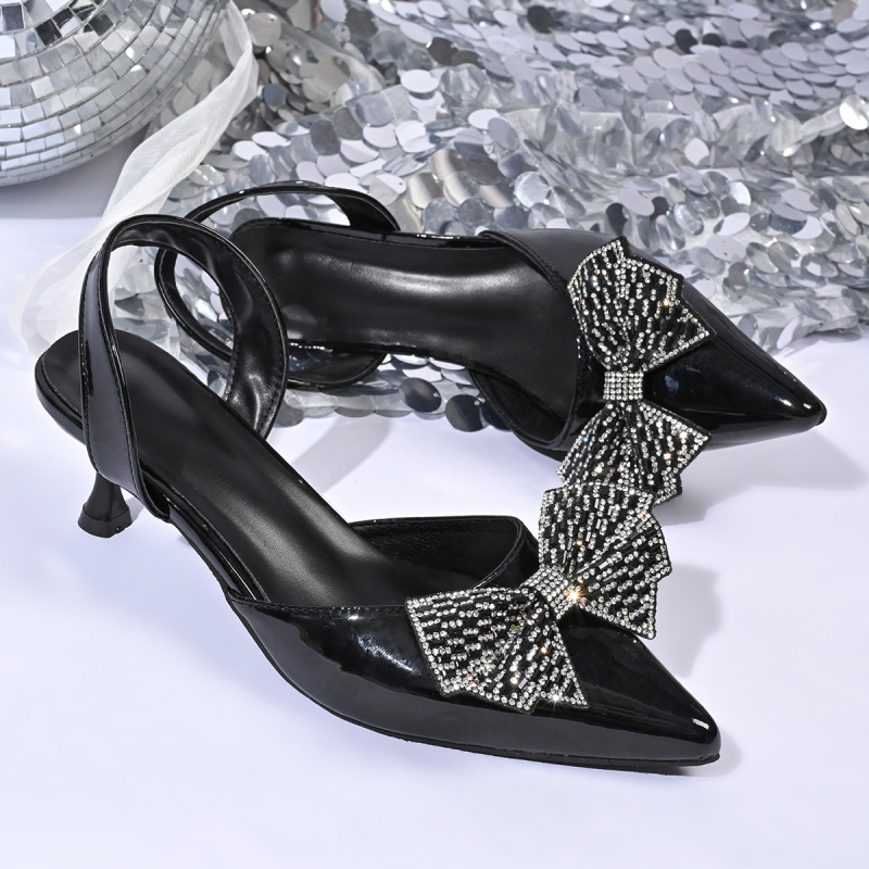 Uždaro nosies sandalai su įpjovomis šonuose, smailus pirštas, PU viršus, PU vidus, gumos padas, 2025 vasara