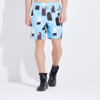 Ανδρικά άνετα σορτς παραλίας με εκτύπωση καρτούν, μεσαία μέση, γρήγορα στεγνώνοντας πολυεστέρας, κλείσιμο με κορδόνι