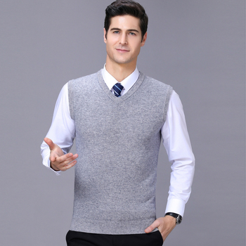 Vyrinė megzta be rankovių su V kaklu, iš kašmyro ir vilnos, stora ir šilta