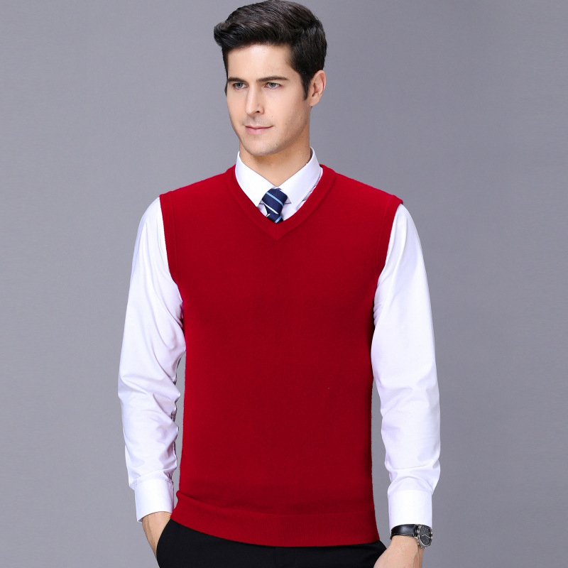 Vyrinė megzta be rankovių su V kaklu, iš kašmyro ir vilnos, stora ir šilta