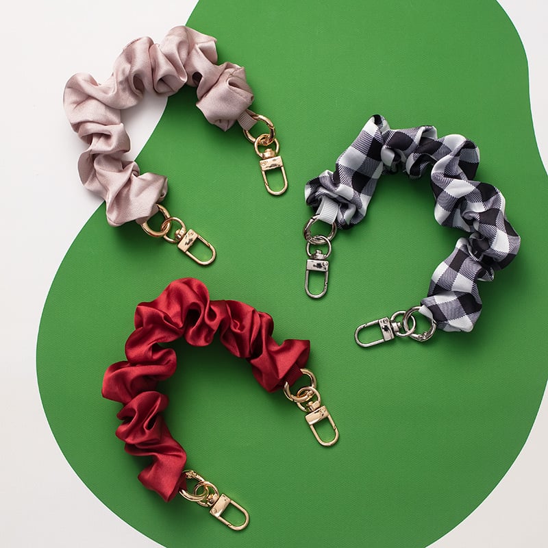 Mobiltelefon nyakpánt dupla kapoccsal, anti-eltűnés, kézzel kötött, poliészter+fém, minta lepke/szitakötő, Instagram-stílus