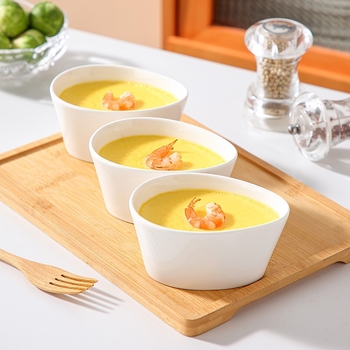 Garinimo dubuo su dangteliu – keramika, kietas finas porcelianas, vienos spalvos raštas, paprastas stilius