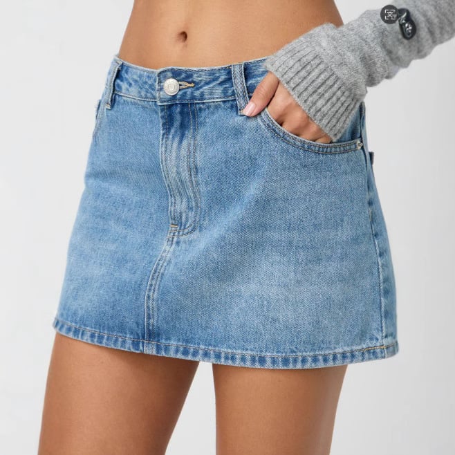 Ženska traper suknja — uski kroj, srednji pojas, ravna silueta, isprani elastični denim