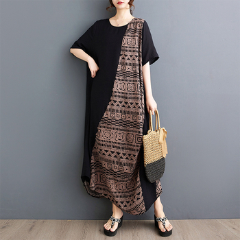 Μίντι φόρεμα από μίξη λινού και βαμβακιού με ακανόνιστο τελείωμα, εκτύπωση patchwork, λαιμόκοψη στρογγυλή, κοντά μανίκια, χαλαρή μέση, καλοκαίρι 2024