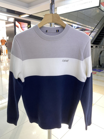 Плетена блуза-пуловер с кръгло деколте - дълги ръкави, свободен силует, дишаща материя, полиестерна смес 80%