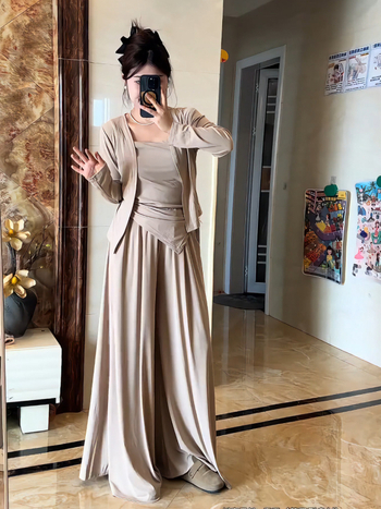 Τρία κομμάτια γυναικείο σετ – Κορεατικό στυλ, μακριά μανίκια, καρντάγκαν με κρεμαστό λαιμό και ευρείες παντελόνες, PVC και αναγεννημένη κυτταρίνη, Φθινόπωρο 2025