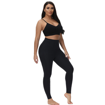 Hlače-leggings za sport i jogu — uski kroj, prozračan, visok struk; materijal najlon s kloriranom vlaknom, jednobojne, prilagodljiv kroj.