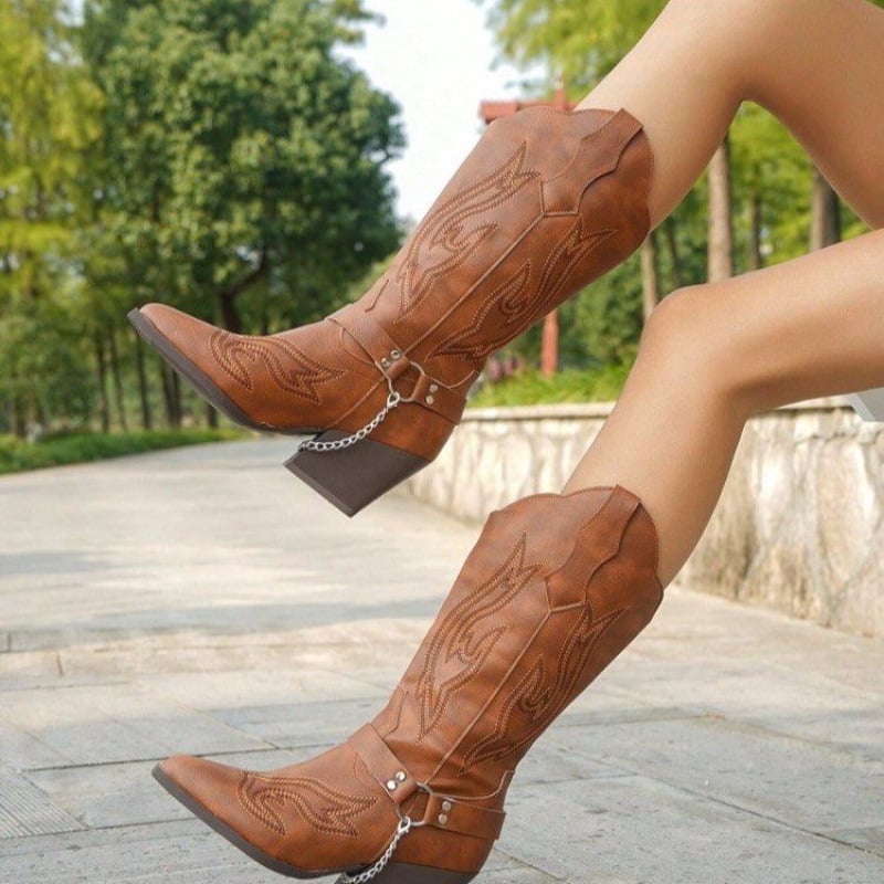 Botă de călărie din piele artificială, gât înalt, vârf ascuțit, toc mediu 3–5 cm, stil pull-on