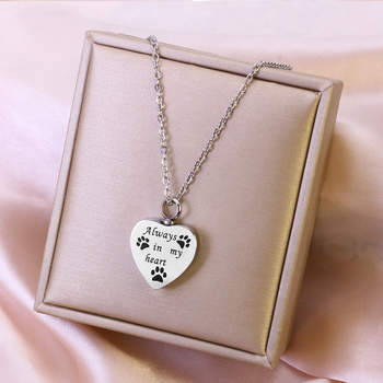 Κολιέ με θήκη για τέφρα αγαπημένου κατοικίδιου σε σχήμα καρδιάς — απλό unisex στυλ, υλικό: τιτάνιο-ατσάλι, αλυσίδα με στριφτή πλέξη, μήκος 21–50 cm με επέκταση έως 10 cm
