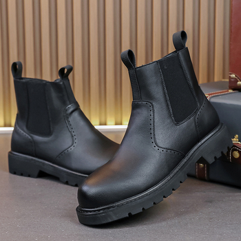 Vyrų Martin batai: PU viršus, vidutinio aukščio kulkšnis, šoninis užtrauktukas, apvali nosis, guminė padas