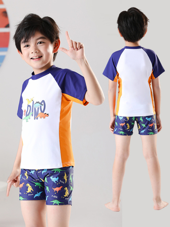 Σετ δύο τεμαχίων μαγιό αγόρια — κορεατικό στυλ, μοτίβο καρτούν, ελαστικό και γρήγορο στέγνωμα; εξωτερικό πολυεστέρας, 82% νάιλον, επένδυση 100% πολυεστέρας; στυλ briefs; για κολύμβηση και βάδισμα σε ρηχά; 6–12 ετών