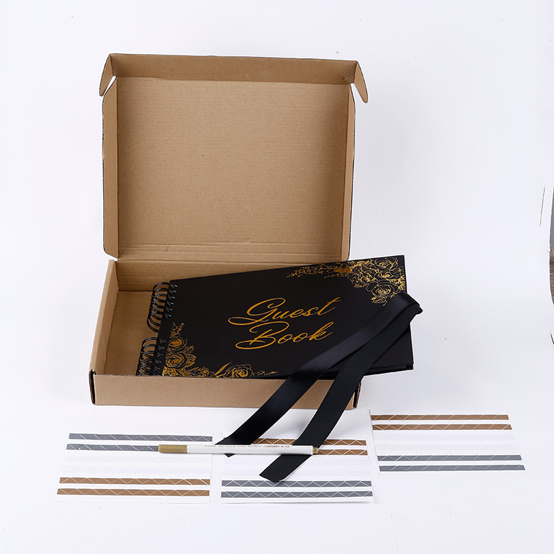 Αλμπουμ για επισκέπτες με σπειροειδή δέσιμο από kraft χαρτόνι, 40 σελίδες, εσωτερικές σελίδες: 230 g μαύρη κάρτα / 210 g λευκό διπλής κόλλησης χαρτί