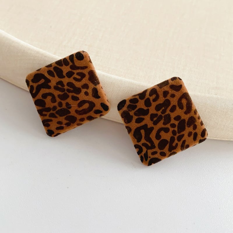 Щифтови обици: ромбовидни геометрични, леопардов принт върху платнена материя, 925 сребърни штифтове, стил Melard