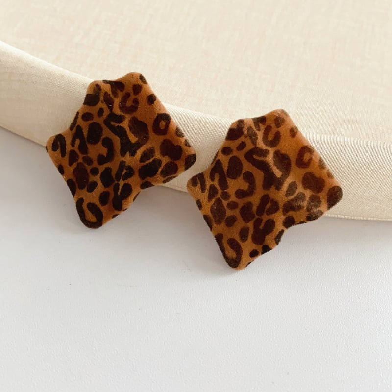 Щифтови обици: ромбовидни геометрични, леопардов принт върху платнена материя, 925 сребърни штифтове, стил Melard