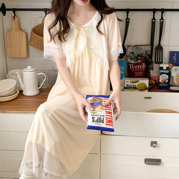 Naktinė su tinklo audiniu ir kaspinu, V kaklo iškirptė, pusiau rankovių, ilga suknelė; viskozė 90-95%