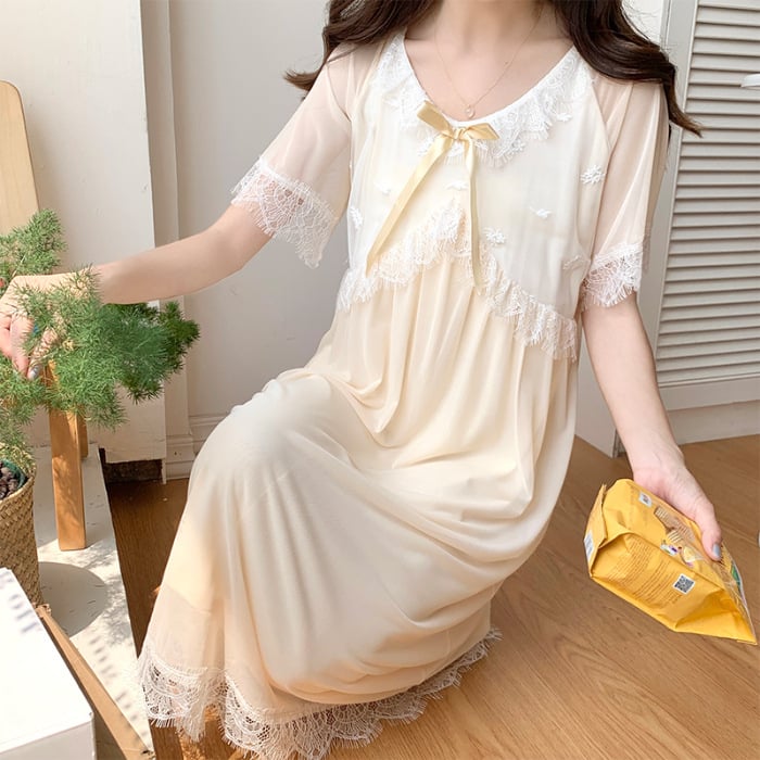 Naktinė su tinklo audiniu ir kaspinu, V kaklo iškirptė, pusiau rankovių, ilga suknelė; viskozė 90-95%