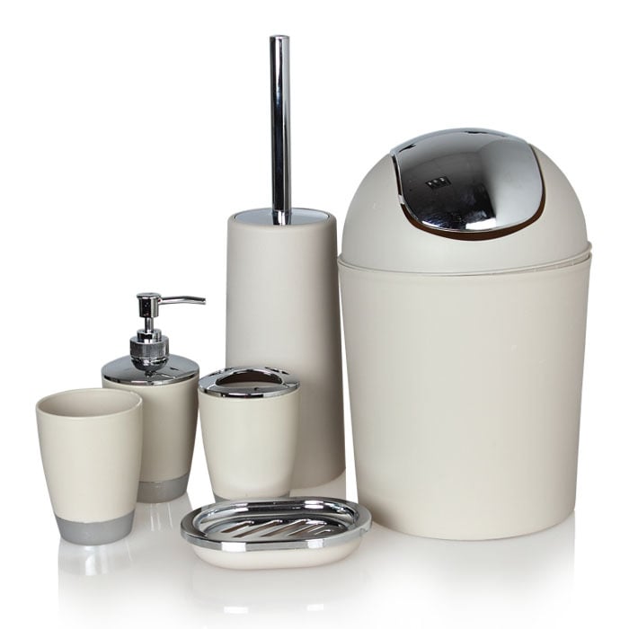 Plastikų šešių dalių vonios komplektas su dantų šepetėlių laikikliu, losijono buteliu, muilo dozatoriumi, šiukšlių dėžute, tualeto šepetėliu; logotipo spauda; neimportuotas