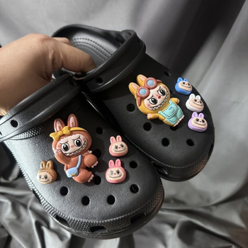 RY0001-0513 Rongyun`s family - DIY batų aksesuarai: suderinami su sportbačiais, odiniais batais, batų, sandalų ir kt.; stilius Crocs sagtis, Cartoon Paradise; nuimamos batų gėlytės; tinkama vasarai, žiemai, pavasariui ir rudeniui