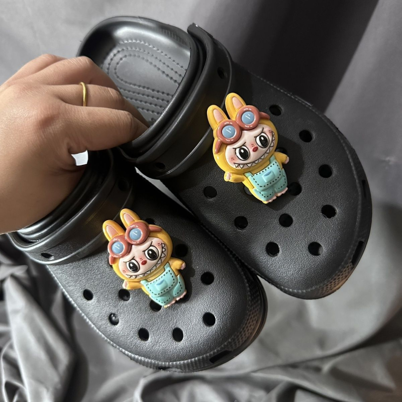 RY0001-0513 Rongyun`s family - DIY batų aksesuarai: suderinami su sportbačiais, odiniais batais, batų, sandalų ir kt.; stilius Crocs sagtis, Cartoon Paradise; nuimamos batų gėlytės; tinkama vasarai, žiemai, pavasariui ir rudeniui