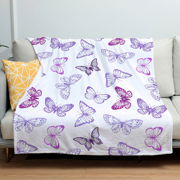 Flanelinė antklodė miegamajam su drugelio raštu; poliesterio medžiaga, svoris 300–500 g, visų metų naudojimui