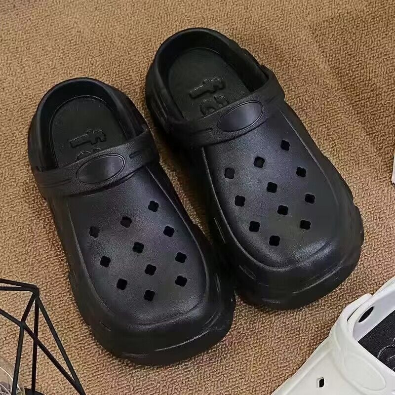 Moterų perforuotos šlepetės su šviesa — 2024 naujas stilius, PVC viršus, PVC padai, injekcinis padas, du dėvėjimo būdai