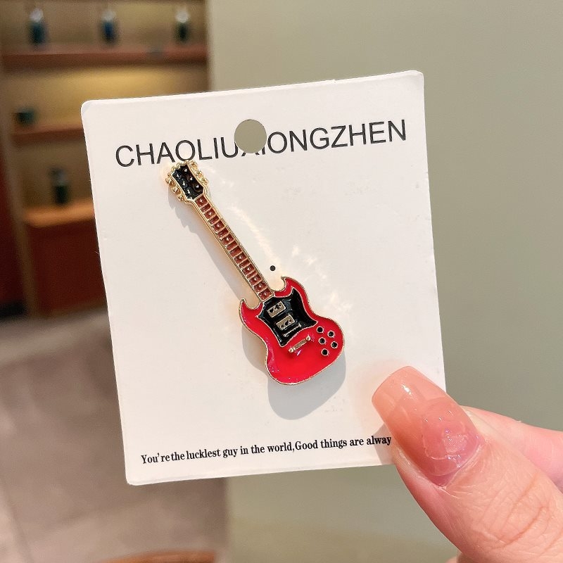 Elektrinės gitaros segė - madingas japonų-korejiečių stilius, miela karikatūrų poros ženkliukas, lydinys su sidabro arba aukso danga, dviguba naudojimo, pavasaris 2023