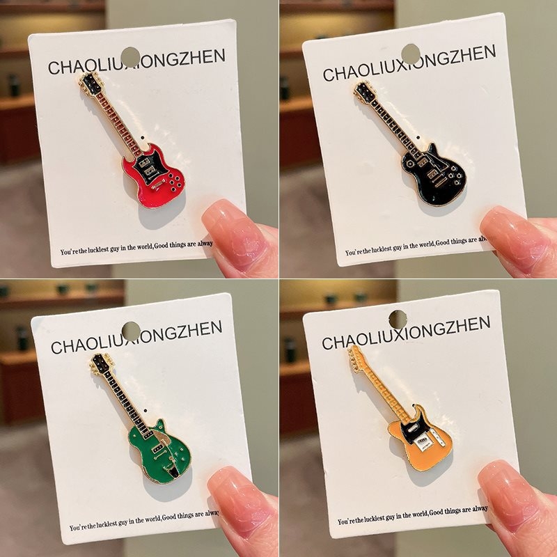 Elektrinės gitaros segė - madingas japonų-korejiečių stilius, miela karikatūrų poros ženkliukas, lydinys su sidabro arba aukso danga, dviguba naudojimo, pavasaris 2023