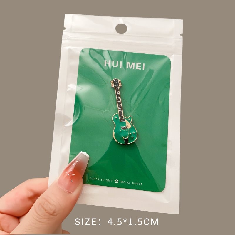 Elektrinės gitaros segė - madingas japonų-korejiečių stilius, miela karikatūrų poros ženkliukas, lydinys su sidabro arba aukso danga, dviguba naudojimo, pavasaris 2023