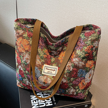 Γυναικεία τσάντα tote από καμβά σε στυλ λαϊκό-εθνικό, με φερμουάρ, οριζόντιου τετράγωνου σχήματος