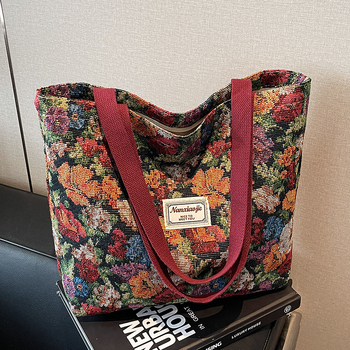 Γυναικεία τσάντα tote από καμβά σε στυλ λαϊκό-εθνικό, με φερμουάρ, οριζόντιου τετράγωνου σχήματος