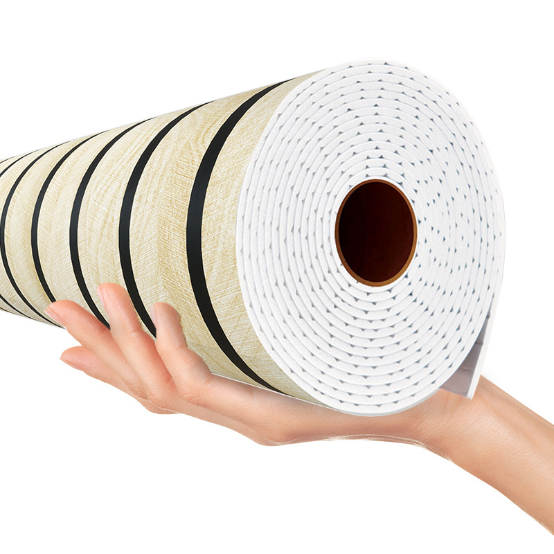 Savarankiškai klijuojama PVC sienų danga su medžio faktūra ir grotelės raštu, atspari vandeniui ir drėgmei, skirtas svetainės televizoriaus fono sienai