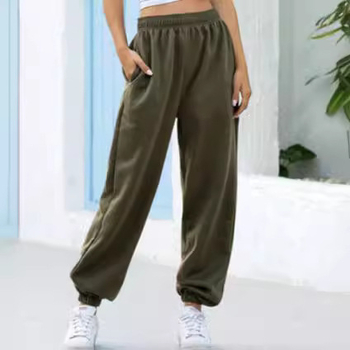 Kelnės, laisvas kirpimas, vidutinio juosmens, tiesus kirpimas, tankus poliesteris, laisvalaikio stilius