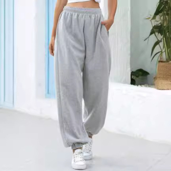 Kelnės, laisvas kirpimas, vidutinio juosmens, tiesus kirpimas, tankus poliesteris, laisvalaikio stilius