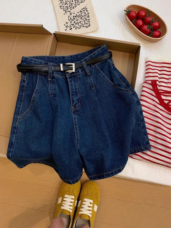 Șort din denim cu plisuri, talie înaltă, croială în formă de A, croială largă, denim din bumbac