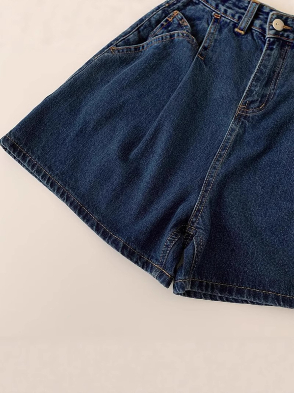 Șort din denim cu plisuri, talie înaltă, croială în formă de A, croială largă, denim din bumbac