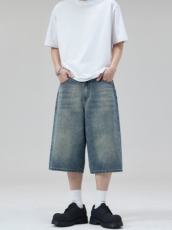 Свободен силует, къси дънки с прав крак, средна талия, джобове с детайли