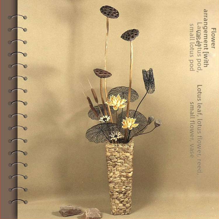 Zen stiliaus džiovintų gėlių puokštė svetainei – mišrios elementai su lotosu, lotus sėklų kapsulėmis ir pušų kankorėžiais (Variety: Lily; Material: Other; Craft: Other; Gift: No)