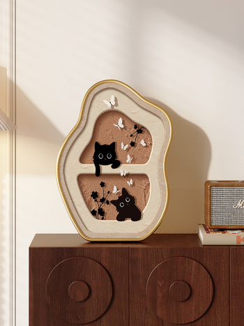 Κορνιζαρισμένος διακοσμητικός πίνακας σε μεσαιωνικό στυλ με μοτίβο γάτας για σαλόνι