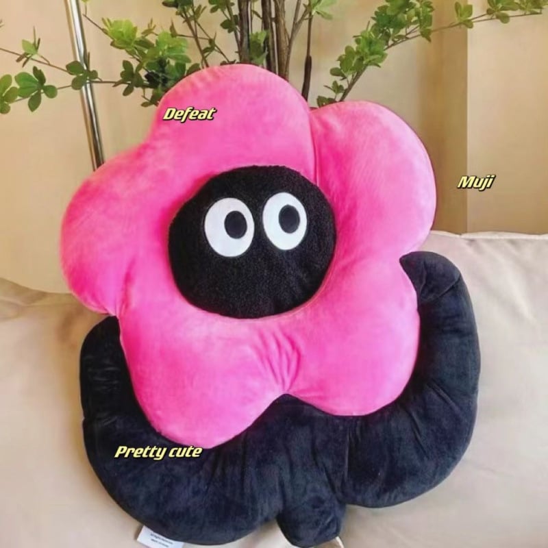 Pliušinis pagalvėlis su kačiuko ir meškiuko motyvu, animacinis siuvinėjimas, mielas stilius, PP medvilnės užpildas