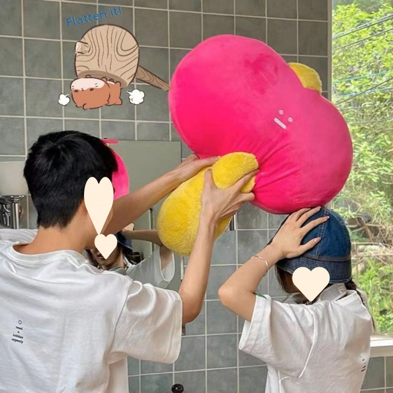 Pliušinis pagalvėlis su kačiuko ir meškiuko motyvu, animacinis siuvinėjimas, mielas stilius, PP medvilnės užpildas