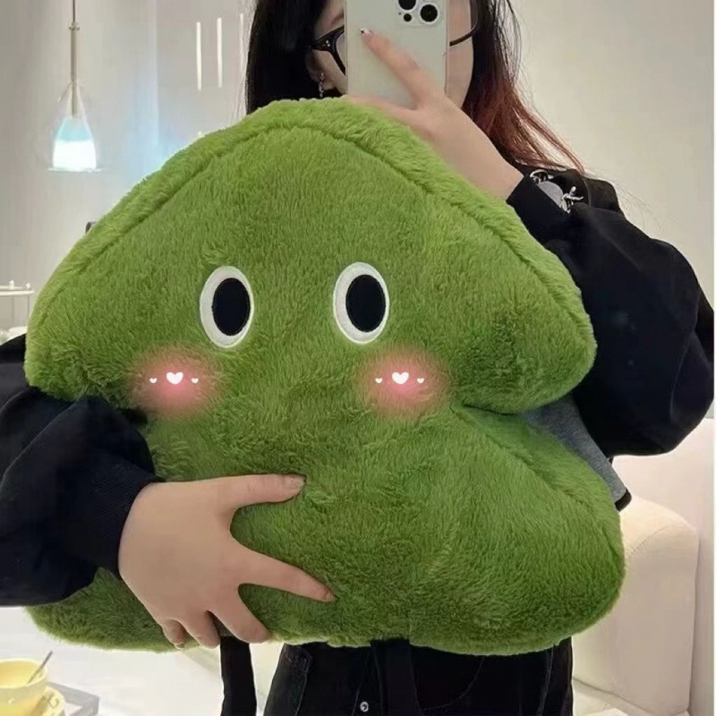 Pliušinis pagalvėlis su kačiuko ir meškiuko motyvu, animacinis siuvinėjimas, mielas stilius, PP medvilnės užpildas